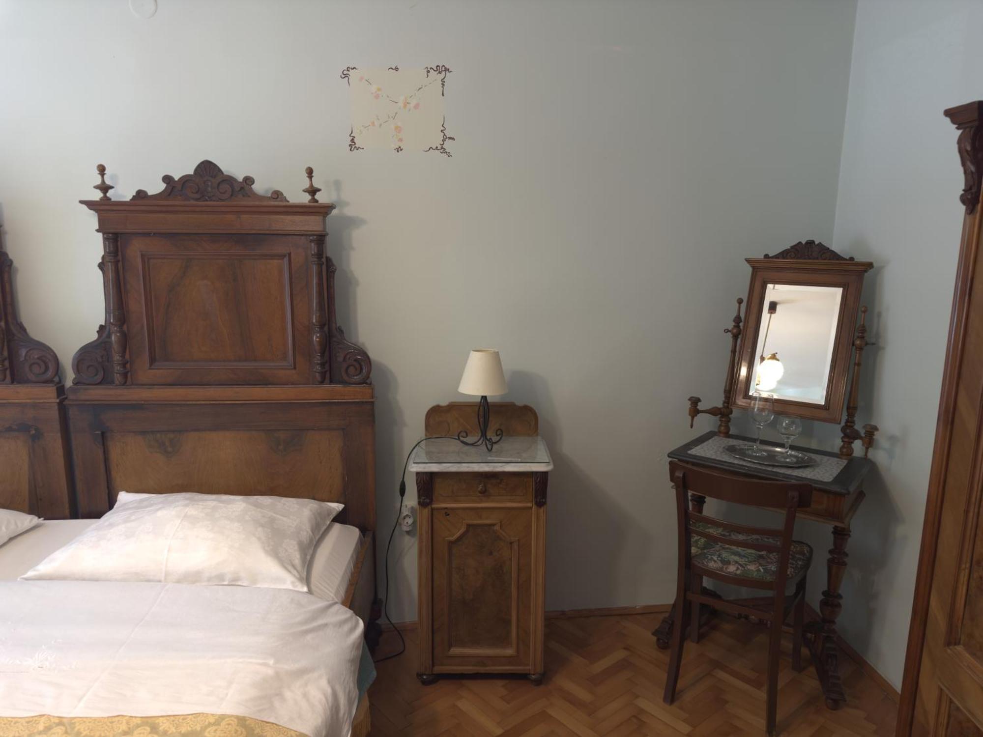 Guesthouse Kuca Na Sterne ロヴラン エクステリア 写真