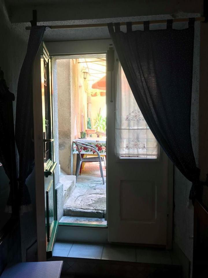 Guesthouse Kuca Na Sterne ロヴラン エクステリア 写真
